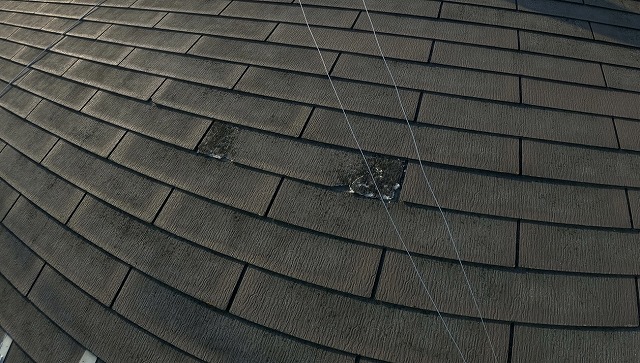 屋根のメンテナンスでカバー工法しか施工出来ない素材！カバー工法した方が良い築年数！
